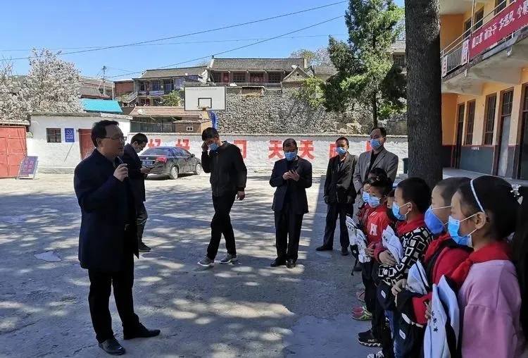 第六届全国道德教育新闻人物获得者——杜春成